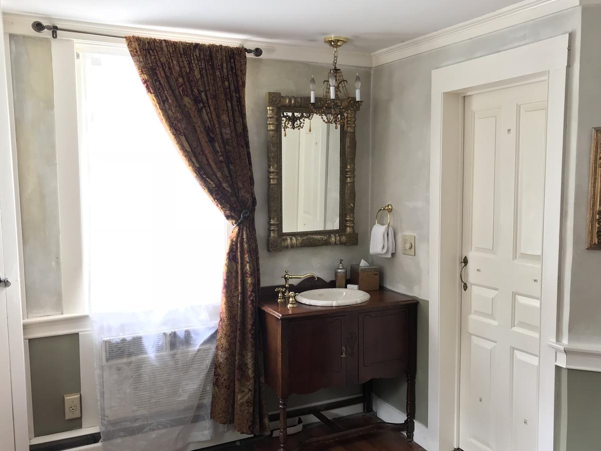 Admiral Farragut Inn ニューポート エクステリア 写真
