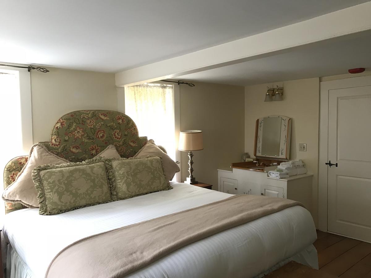 Admiral Farragut Inn ニューポート エクステリア 写真